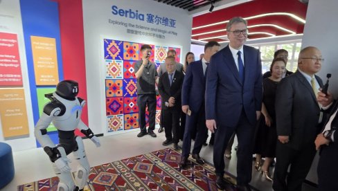 НЕВЕРОВАТНО! Робот се обратио Вучићу на српском: Ево шта је рекао о Експу (ВИДЕО)