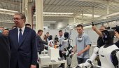 UČIMO KAKO DA RADIMO NA ROBOTIMA Vučić sreo mlade Srbe u Kini (VIDEO)