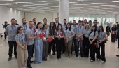 УЧИМО КАКО ДА РАДИМО НА РОБОТИМА Вучић срео младе Србе у Кини: Они имају око тигра (ВИДЕО)