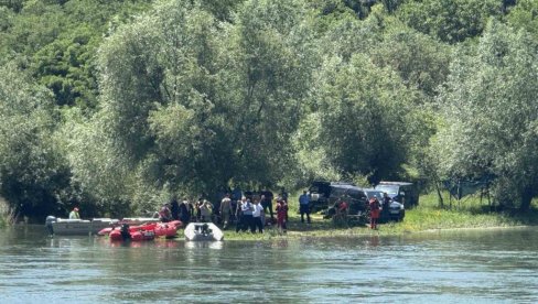 NESTAO MALOLETNIK (14) DOK SE KUPAO U DRINI: Novosti na licu mesta - Sve hitne službe na nogama (FOTO/VIDEO)