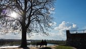 SUNCE PRŽI KAO DA JE JUL: Ova dva grada već u podne mere 31°C - Evo kada stižu osveženje i promena vremena