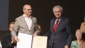 ZLATNI BEOČUG OTIŠAO U PRAVE RUKE: Značajna nagrada za Dragišu Golubovića Goluba - Veliko priznanje (FOTO)