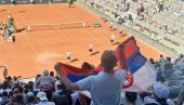 ТРИЈУМФ ИШЧУПАН У ГРОТЛУ ШАТРИЈЕА: Новак Ђоковић савладао Француза Роајеа и пласирао се у 3. коло Ролан Гароса - 6:3, 6:2, 7:6, 6:3