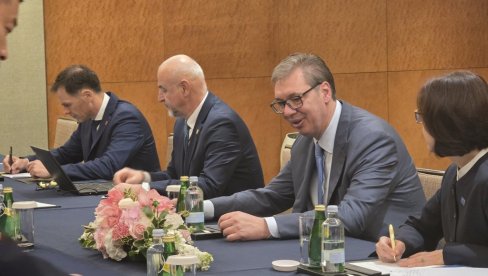 ВУЧИЋ У КИНИ НА ВАЖНИМ САСТАНЦИМА ЗА СРБИЈУ: У току преговори о новим инвестицијама