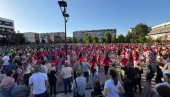 RAZIGRANE ULICE: Ples predškolaca na gradskom trgu u Leskovcu (FOTO)