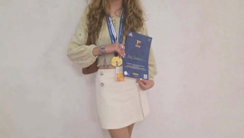 MИА ЈЕРЕМИЋ (13)  ИЗ СМЕДЕРЕВА ПОНОВО ШАМПИОНКА ЕВРОПЕ: У септембру брани титулу светске победнице у познавању енглеског језика
