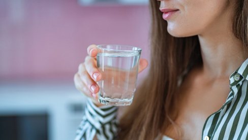 TIHI SIMPTOMI DEHIDRIRANOSTI: U trenutku kada osetite žeđ, već prolazite kroz prve efekte dehidratacije
