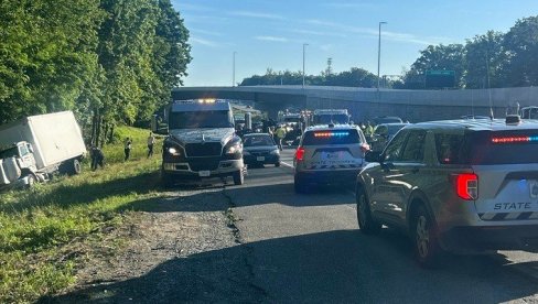 STRAŠNA NESREĆA U VIRDŽINIJI: Autobus se zabio u automobile, 5 mrtvih i 34 povređena
