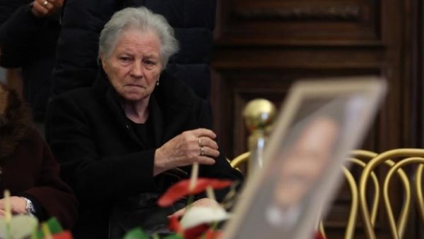 ВИКТОРИЈА МИХАЈЛОВИЋ У ШОКУ ПОСЛЕ ПЉАЧКЕ КУЋЕ: Украли ми и привезак, поклон мог Синише, са сликама унучића