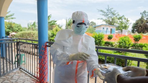 НИЈЕ ДОБРО: Број особа за које се сумња да су заражене еболом сваким даном расте
