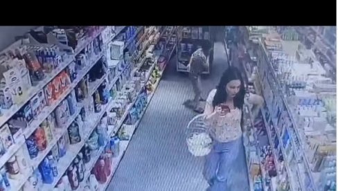BLOKADERKA ČIJI JE BRAT PRETIO SMRĆU VUČIĆU UHAPŠENA ZBOG KRAĐE: Pogledajte kako oridinira po drogeriji u Novom Pazaru (VIDEO)