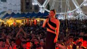 NAJVEĆA ZVEZDA BALKANA: Ceca Ražnatović u Temišvaru dobila značajno priznanje - 40 hiljada ljudi pevalo uglas hitove na koncertu (FOTO)