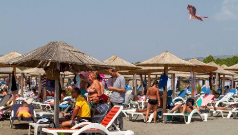 VISOKE KAZNE: Crnogorci udarili na turiste - 500 evra iz džepa!
