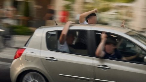 MLADIĆ PREMINUO, DRUGOME SE LEKARI BORE ZA ŽIVOT: Crni bilans proslave evropske titule Pari Sen Žermena!