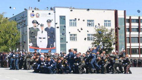 DRUGI UPISNI ROK ZA ŠKOLOVANJE U VOJNO-OBRAZOVNIM USTANOVAMA: Svi detalji konkursa Ministarstva odbrane