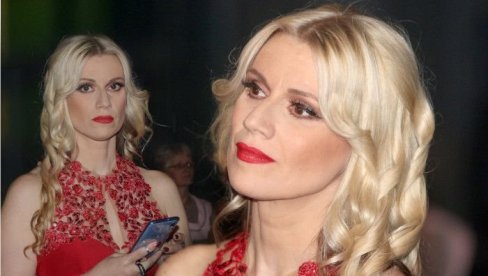 ПРВО САМ ПОМИСЛИЛА НА ДЕЦУ...: Мина Лазаревић је водила борбу са опаком болешћу због које годину дана није могла да говори