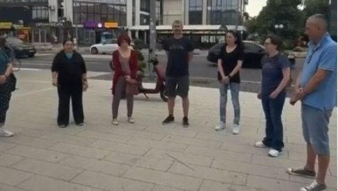 Studenti blokaderi se danas posteno izblamirali u Inđiji: Blokirali trotoar