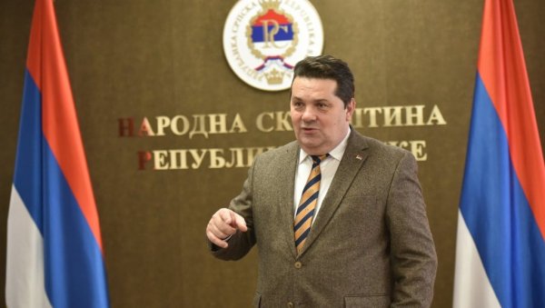 ВУЧИЋ И СРБИЈА СУ СЕ УПИСАЛИ НА ГЕОПОЛИТИЧКУ МАПУ СВЕТА Стевандић за Новости: Погледајте семафор на којем више нема Шмита!