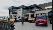 NJEGOVA SULTANIJA ZAPALILA DRUŠTVENE MREŽE: Pevač pokazao vozni park od milion i dvesta hiljada evra (FOTO)