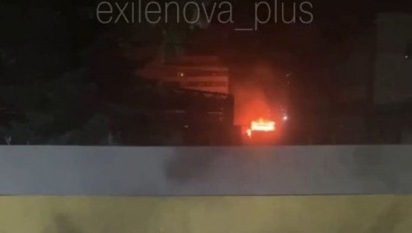 ДРОНОВИ НАПАЛИ НАЈВЕЋИ РУСКИ НАФТНИ ТЕРМИНАЛ: Одјекују снажне експлозије, ватра гута све пред собом (ФОТО/ВИДЕО)