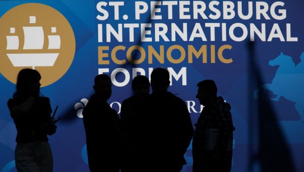 ПОЧИЊЕ СВЕТСКИ ЕКОНОМСКИ ФОРУМ У РУСИЈИ: После осам година учествују и САД, у петак говор Путина