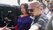 DUA LIPA RAZBESNELA GRAĐANE SICILIJE: Zbog svoje svadbe blokirala 2 glavna trga na 3 tri dana - naterala ih i da potpišu ugovor