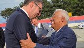ВУЧИЋ УГОСТИО КОШТУ: Почео састанак у Палати Србија (ФОТО)