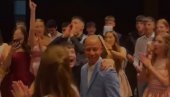 СНИМАК СА МАТУРЕ У БЕОГРАДУ РАСПЛАКАО СРБИЈУ: Један одсто да ће да преживи - ја додајем још две нуле
