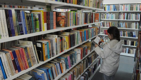 НАГРАДА ЗА ОДЛИКАШЕ: Лепа акција НБ „Стефан Првовенчани“ у Краљеву