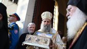 ПОРЕДЕ ПОЈАС ПРЕСВЕТЕ БОГОРОДИЦЕ СА КОНЦЕРТОМ ТОМПСОНА: Огласио се патријарх Порфирије и послао јасну поруку (ВИДЕО)