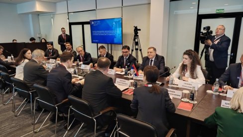 ДОДИК НА ФОРУМУ У САНКТ ПЕТЕРБУРГУ: Сарадња са Русијом на високом политичком нивоу