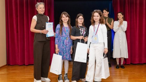 ТАКМИЧЕЊЕ ДИГИТ@ЛНИ СВЕТ У МОЈИМ РУКАМА - ВЕЛИКА ДИГИТАЛНА АВАНТУРА: Златне медаље четвртацима из пет основних школа