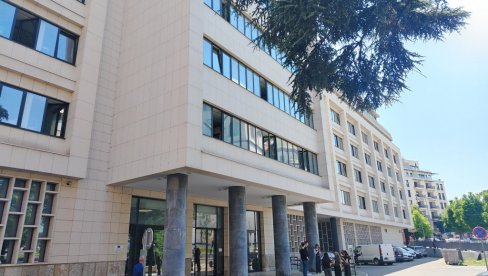 ТУКЛА МАЈКУ У СТАНУ: Тужилаштво предложило притвор за осумњичену за насиље у породици