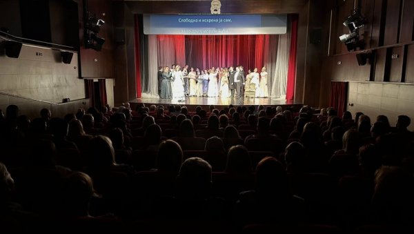 „ТРАВИЈАТА“ ОДУШЕВИЛА ВРАЊАНЦЕ: Чувена Вердијева опера изведена у Позоришту Бора Станковић