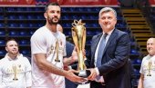 МЕНИ СЕ ТО НИЈЕ СВИДЕЛО: Дарко Плавшић ударио по Бранку Лазићу због Звезде