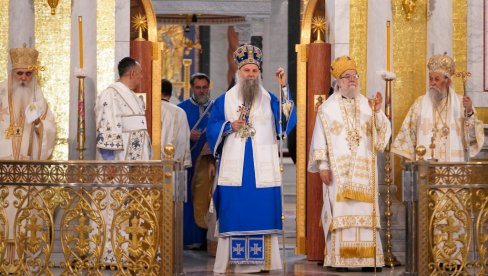 СПЦ САОПШТИО ТАЧАН БРОЈ: Ево колико се људи поклонило Појасу Пресвете Богородице (ВИДЕО)