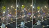 ПЉУСАК НИЈЕ МОГАО ДА ЈЕ ЗАУСТАВИ: Тања Савић певала на киши, није хтела да прекине концерт (ФОТО)