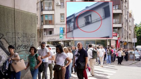 СА ТЕРАСЕ ВРАЧАРА: Помахнитала блокадерка засипала флашама вернике испред Храма Светог Саве! (ВИДЕО)