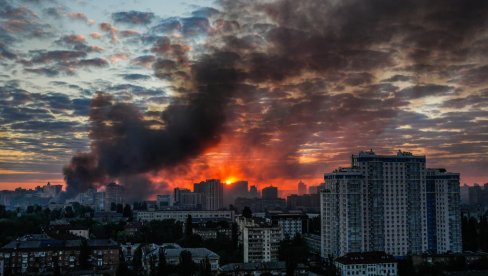 НЕБО СЕ СПУСТИЛО НА УКРАЈИНУ, РУСКИ ГНЕВ ПРОЖДИРЕ ПРЕПЛАШЕНЕ УКРАЈИНЦЕ: Сирене завијају широм земље, освета за децу и рафинерије стиже