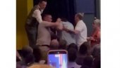 НА БЛОКАДЕРСКОМ СКУПУ ПРЕТУЧЕН ЈЕ НОВИНАР: Насилницима засметало једно питање (ВИДЕО)