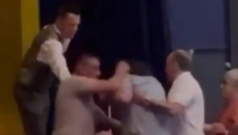 ČAK JE I UNS MORAO DA SE OGLASI I ZAHTEVA IZVINJENJE NOVINARU ZA JEZIVO NASILJE!!! Šta će sad reći Kesić, da li je i UNS ubačeni element vlas