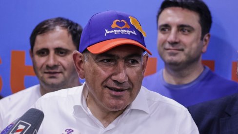 PAŠINJAN IZMEĐU ČEKIĆA I NAKOVNJA: Bez potrebne većine ne žele ga ni EU ni Rusija - Propast čoveka koje je prodao veru za večeru