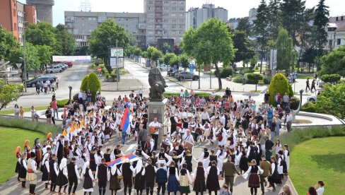 PRAZNIK PESME I IGRE: U Bijeljini svečano otvoren 14. Međunarodni festival dečjeg i omladinskog folklora