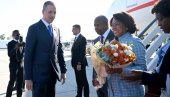 ПРЕДСЕДНИК АНГОЛЕ СТИГАО У ПОСЕТУ СРБИЈИ: Министар Ђурић га дочекао на аеродрому