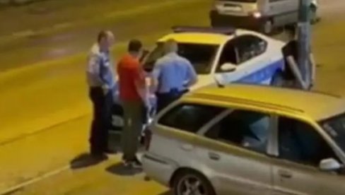 ОТАЦ ВЕЗАО МАЛОЛЕТНОГ СИНА ЗА БАНДЕРУ: Шокирани пролазници одмах позвали полицију