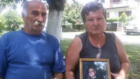 НАШЕГ ГОРАНА СУ УБИЛИ ПОД  ПЛАШТОМ ПЉАЧКЕ: Миленко Марковић 22 године чека да ухапсе крвника његовог сина