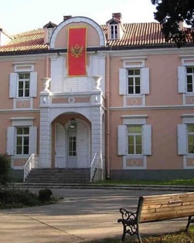 ДВОРАЦ ЗАШТИЋЕНО КУЛТУРНО ДОБРО: Кабинет Јакова Милатовића о враћању дворца на Крушевцу Петровићима