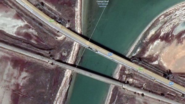 УКРАЈИНЦИ ДРОНОВИМА УДАРИЛИ НА МОСТ НА КРИМУ: Саобраћај је обустављен