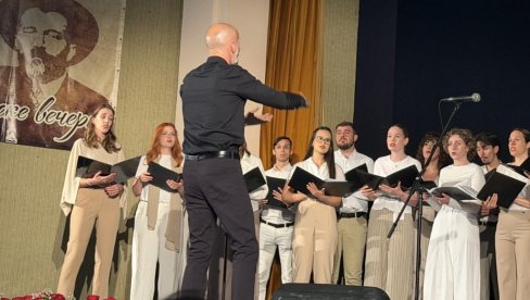 ЂУРИНИ СТИХОВИ У ИМЕ ЉУБАВИ И БЕСМРТНОСТИ: У Српској Црњи почеле Липарске вечери