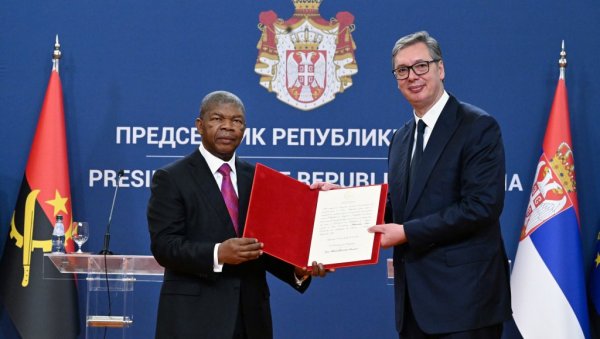 ВУЧИЋ ОДЛИКОВАО ПРЕДСЕДНИКА АНГОЛЕ: Лоренс узвратио највишим признањем своје земље